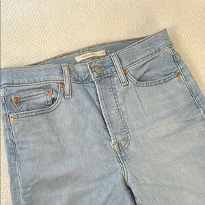 Levi’s Wedgie Skinny size 28 Light Blue Denim Jeans